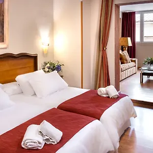 3* Отель Reina Cristina